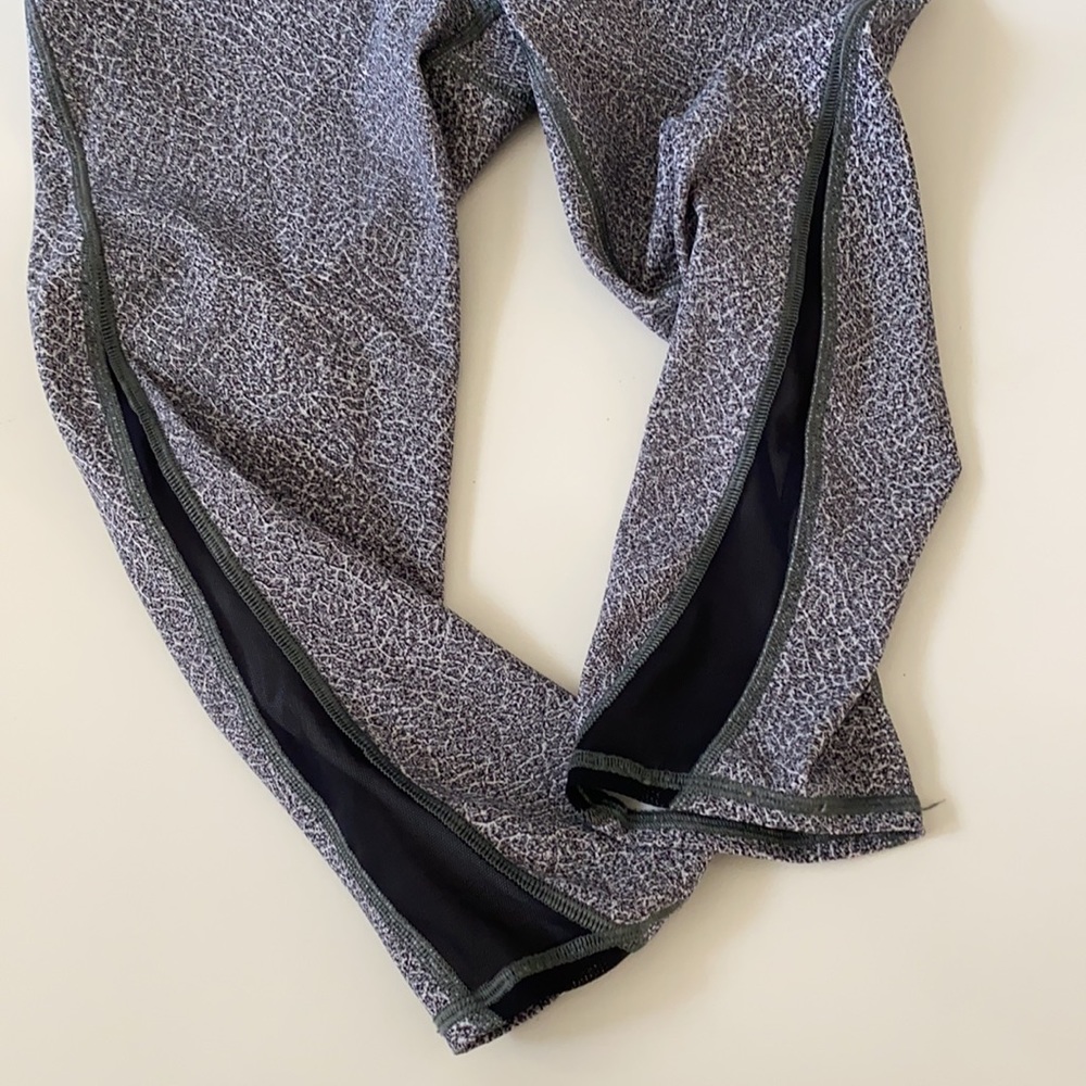 Lululemon Train Times Crop size 4 - Picture 9 of 15